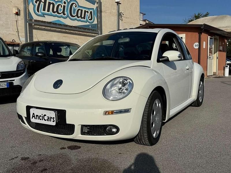 Usata VW New Beetle 102 CV (75 kW) 2006 Bianco Utilitaria
