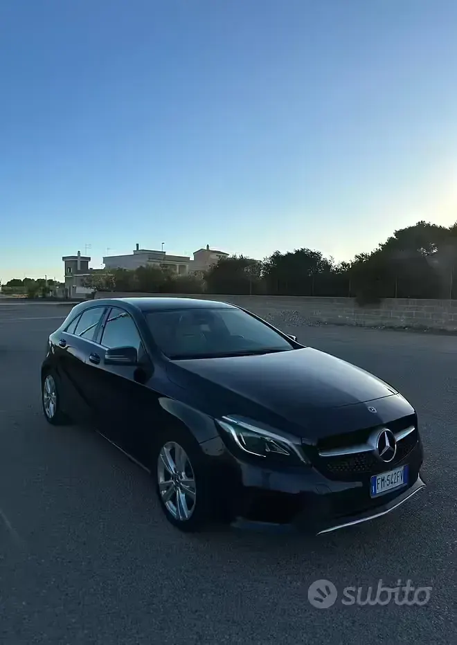 Usata Mercedes A180 109 CV (80 kW) 2018 Bluazzurro Berlina