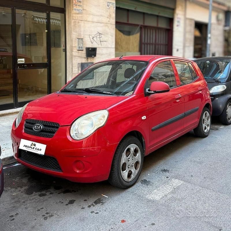 Rosso Usata 2010 Kia Picanto Due volumi | 900 € (Super prezzo) - Immagine 1/4