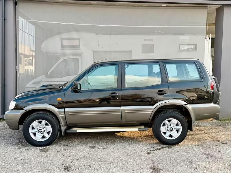 Usata Nissan Terrano 157 CV (115 kW) 2004 Nero SUV
