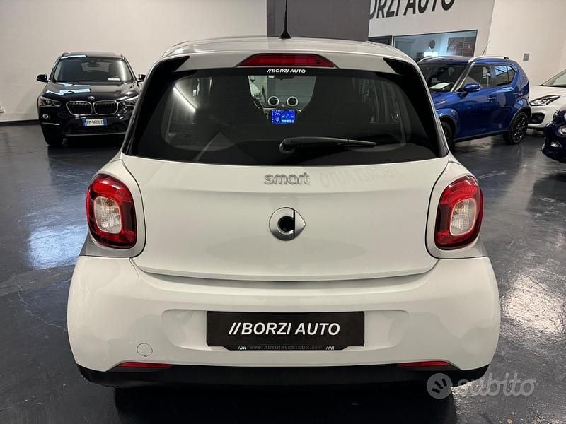 Usata Smart ForFour Passion 71 CV (52 kW) 2015 Bianco Utilitaria