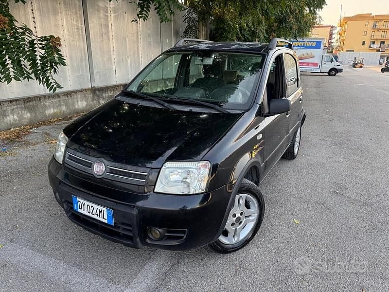 Usata Fiat Panda Climbing 59 CV (43 kW) 2010 Nero Utilitaria