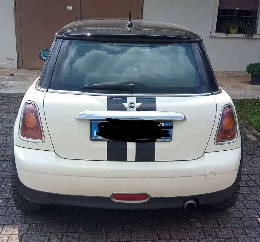 Usata Mini ONE 75 CV (55 kW) 2010 Utilitaria