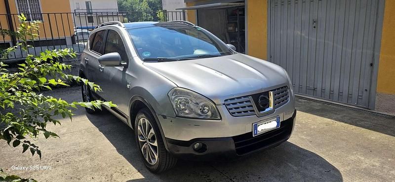 Grigio Usata 2009 Nissan Qashqai SUV | 4000 € (Buon prezzo) - Immagine 1/4