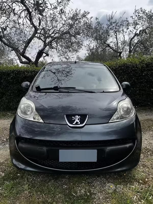 Usata Peugeot 107 68 CV (50 kW) 2007 Grigio Utilitaria
