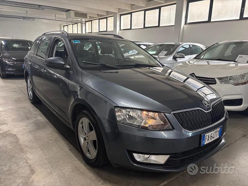 Usata Skoda Octavia 110 CV (80 kW) 2015 Grigio Station wagon