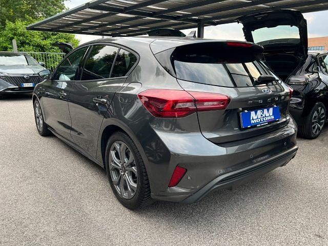 Usata Ford Focus ST-Line 116 CV (85 kW) 2024 Grigio scuro Berlina