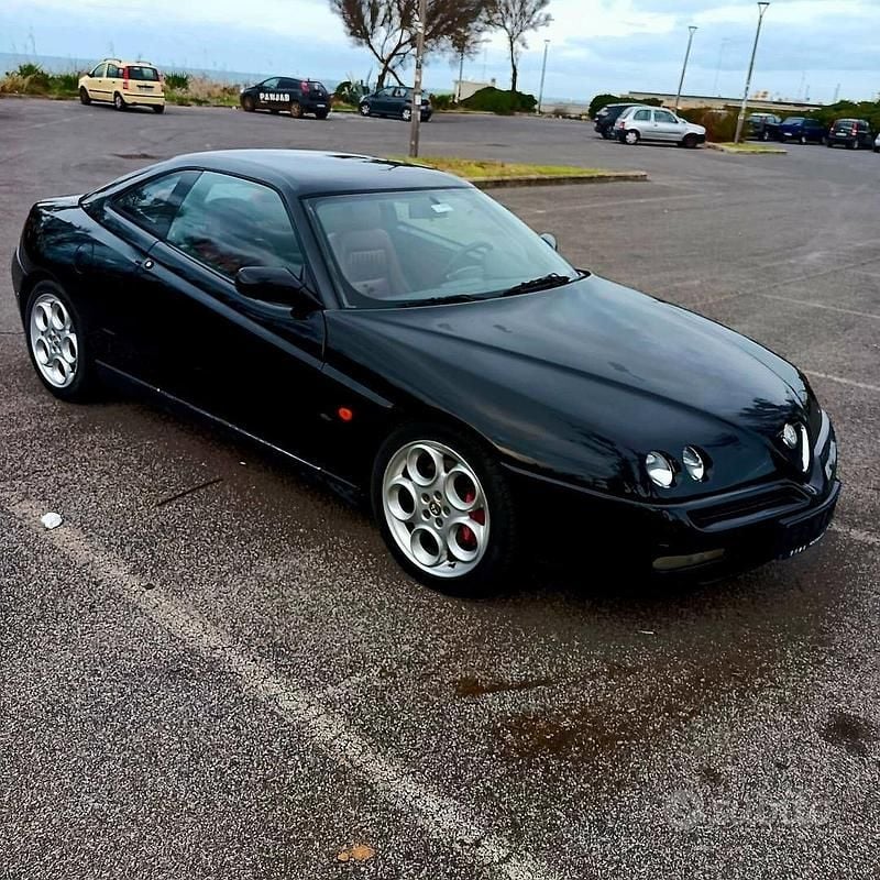 Usata Alfa Romeo GTV 220 CV (161 kW) 1997 Nero Coupé