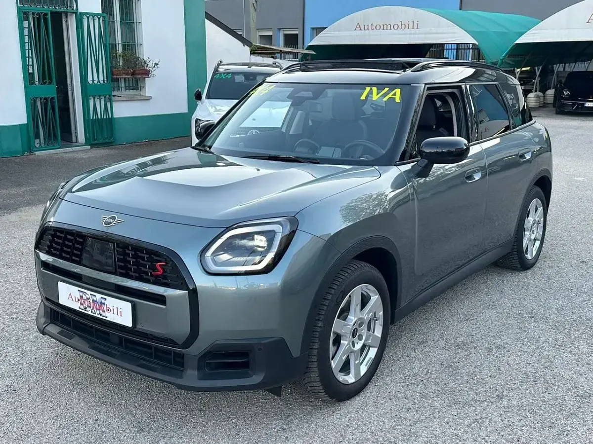 Usata Mini Cooper S Countryman Classic 218 CV (160 kW) 2024 Smokey green SUV