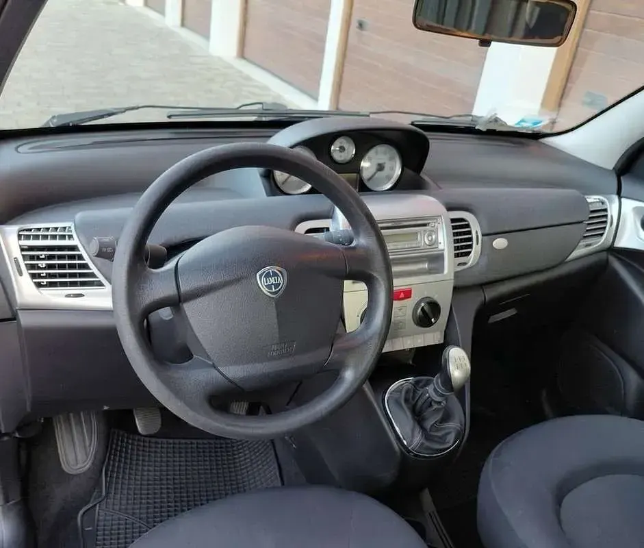 Usata Lancia Ypsilon 69 CV (50 kW) 2011 Utilitaria
