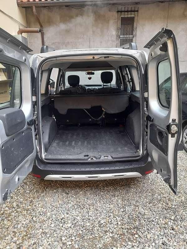 Usata Dacia Dokker Stepway 95 CV (69 kW) 2019 Grigio Monovolume
