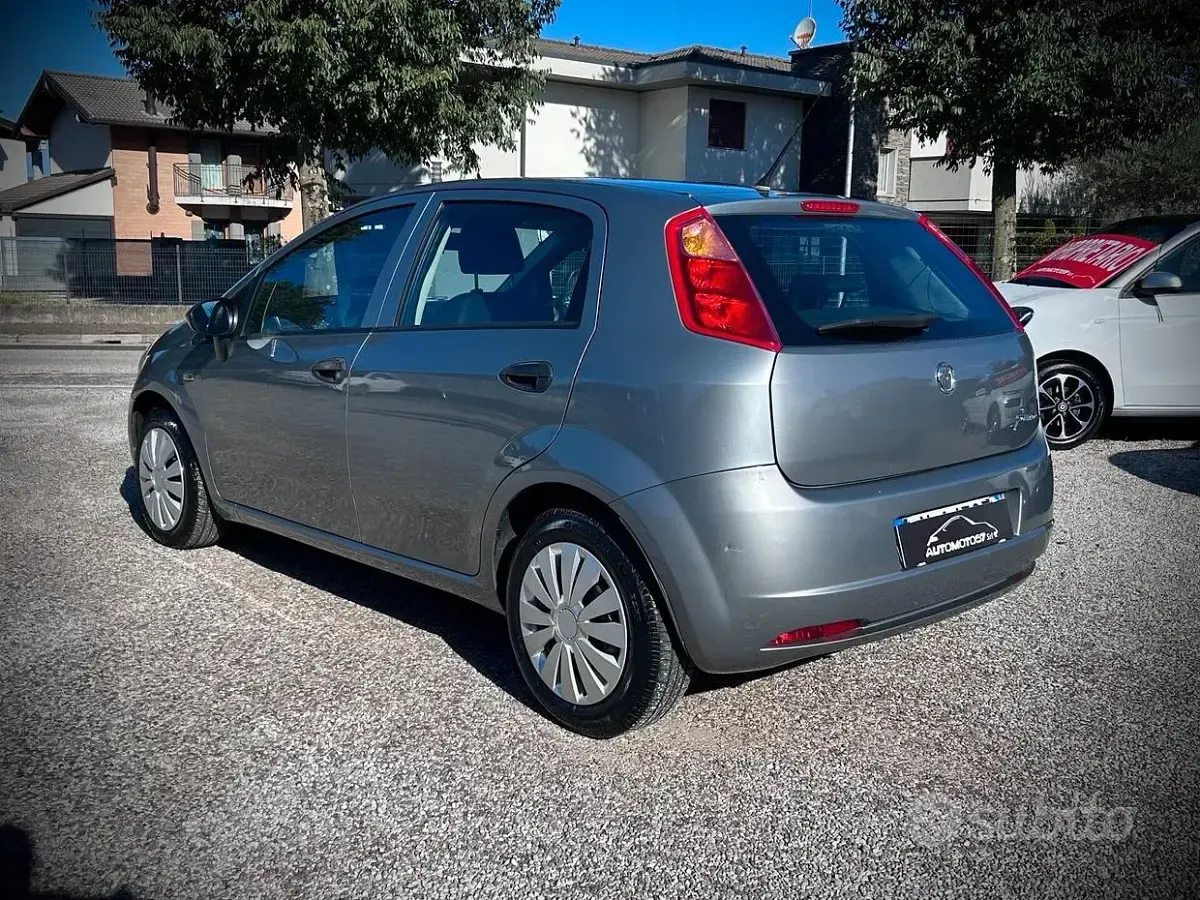 Usata Fiat Grande Punto 65 CV (47 kW) 2009 Grigio Utilitaria