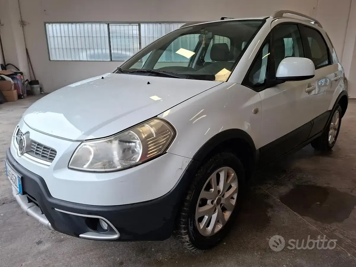 Usata Fiat Sedici Dynamic 120 CV (88 kW) 2010 SUV