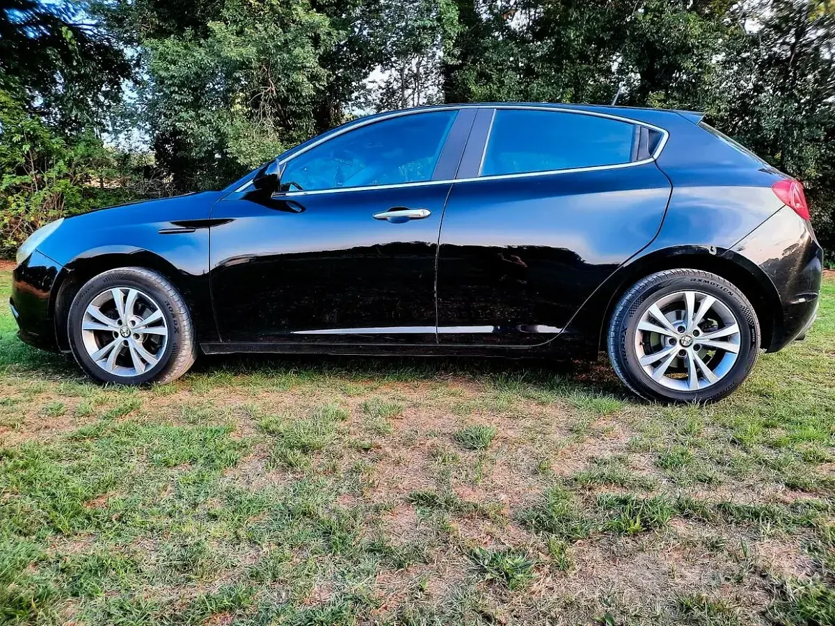 Usata Alfa Romeo Giulietta 109 CV (80 kW) 2012 Nero Utilitaria