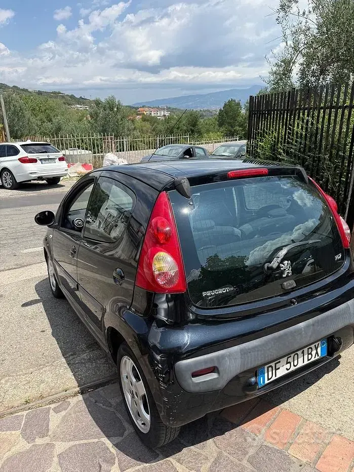 Usata Peugeot 107 54 CV (39 kW) 2007 Nero Utilitaria