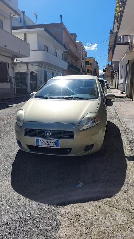 Usata Fiat Grande Punto 75 CV (55 kW) 2005 Giallo Utilitaria