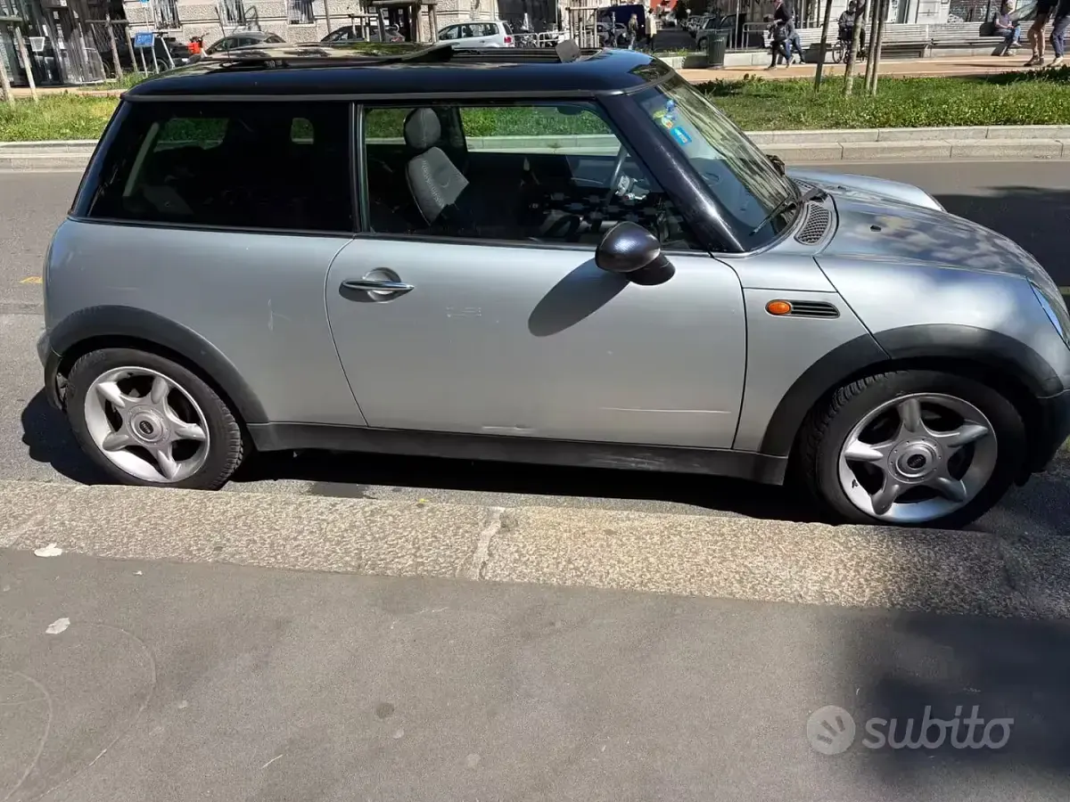 Usata Mini Cooper 116 CV (85 kW) 2002 Grigio Utilitaria