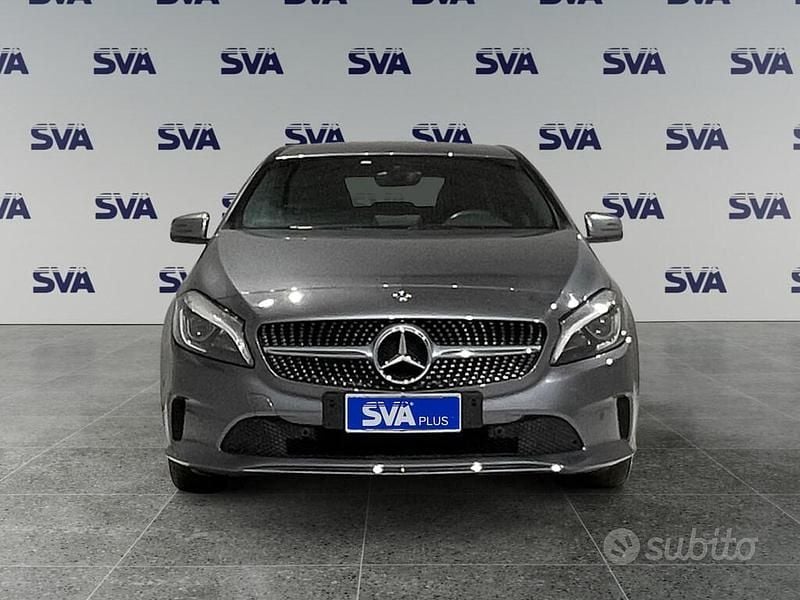 Usata Mercedes A180 109 CV (80 kW) 2017 Grigio Berlina