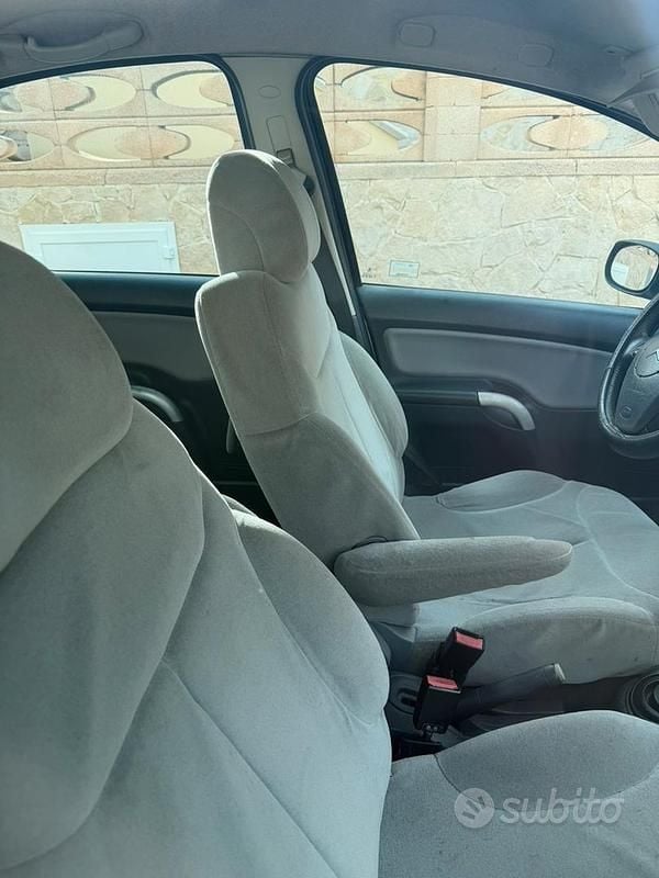 Usata Citroën C3 70 CV (51 kW) 2001 Grigio Berlina