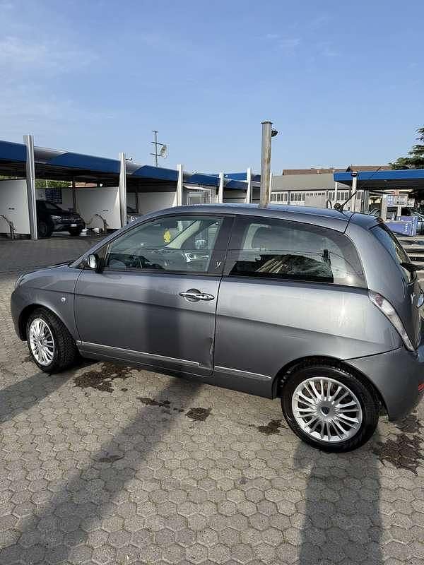 Usata Lancia Ypsilon 60 CV (44 kW) 2007 Utilitaria