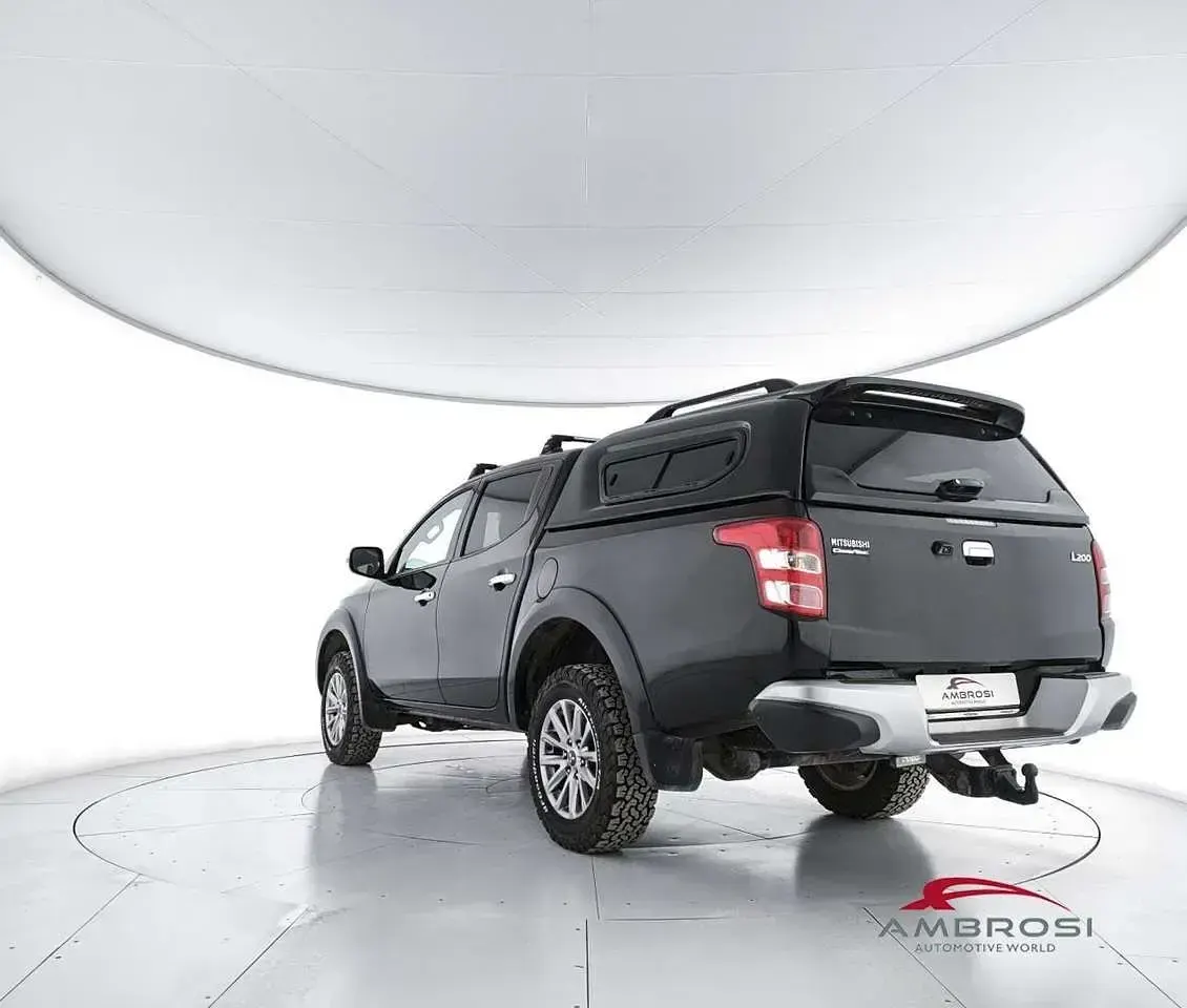 Usata Mitsubishi L200 181 CV (133 kW) 2018 Nero Pick-up