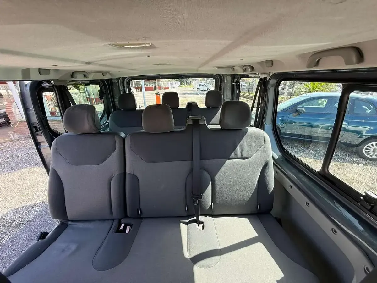 Usata Renault Trafic 114 CV (83 kW) 2011 Grigio Monovolume