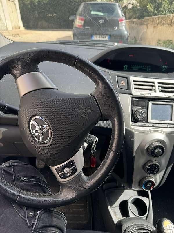 Usata Toyota Yaris 65 CV (47 kW) 2008 Utilitaria