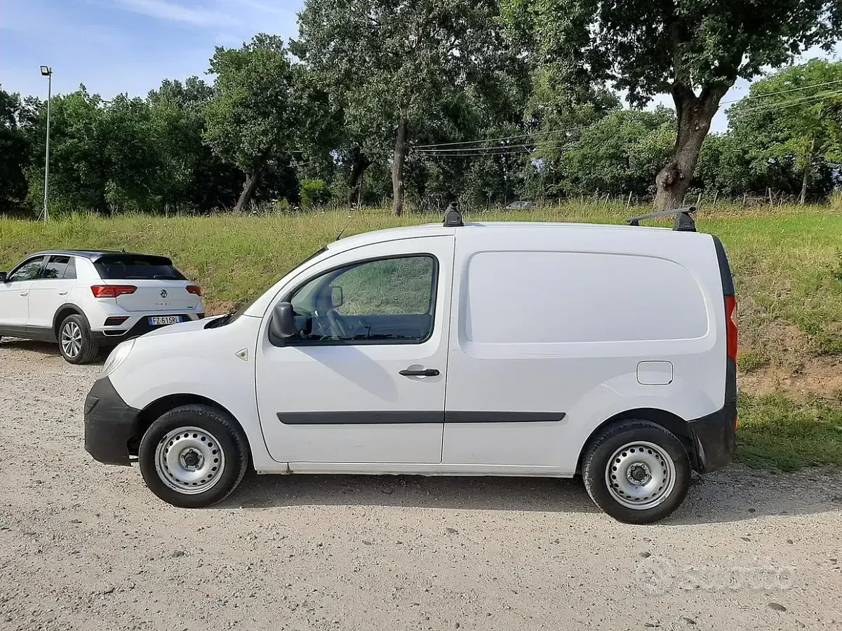 Usata Renault Kangoo 90 CV (66 kW) 2012 Bianco Monovolume