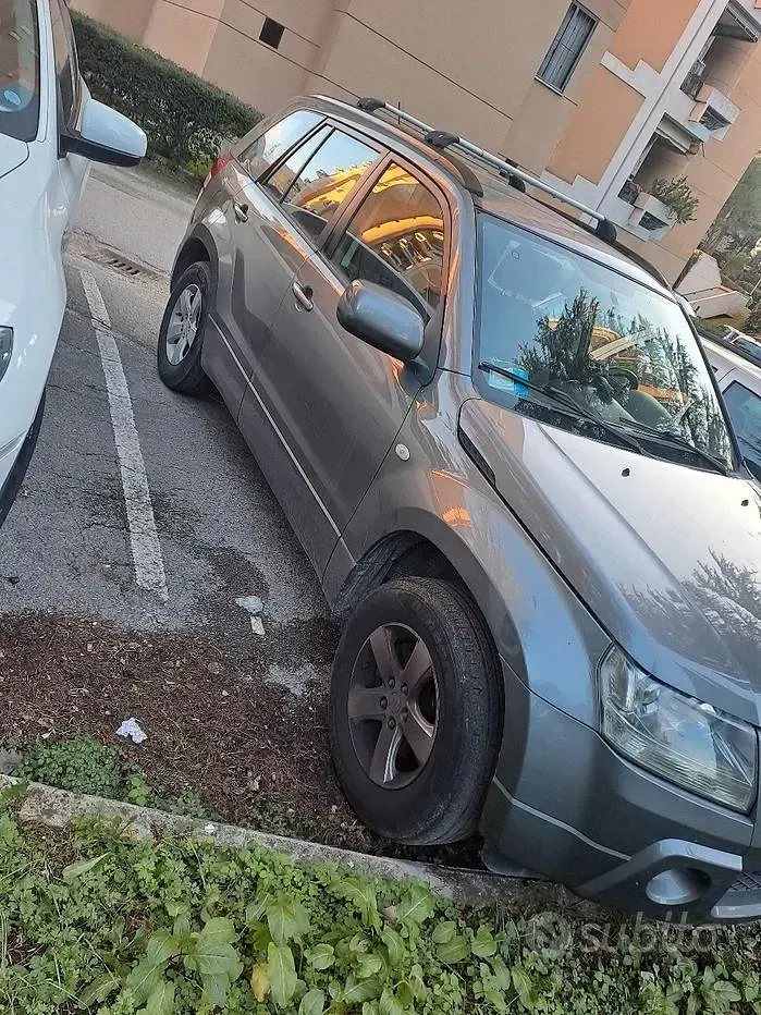 Usata Suzuki Vitara 96 CV (70 kW) 2005 Grigio SUV
