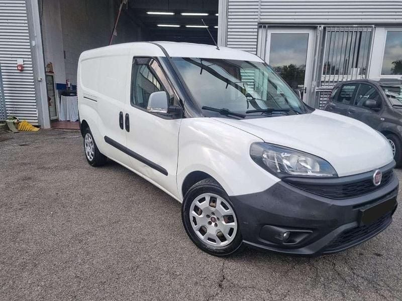 Usata Fiat Doblò Easy 120 CV (88 kW) 2018 Bianco Monovolume