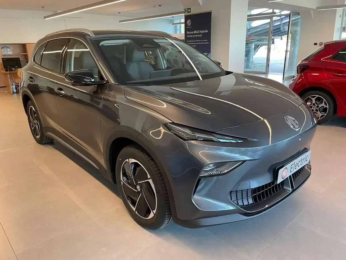 Nuova MG MGS5 EV Luxury 169 kW (230 CV) 2026 Gray pag SUV