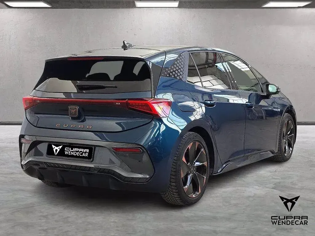 Usata Cupra Born e-Boost 169 kW (231 CV) 2023 Blu aurora Utilitaria