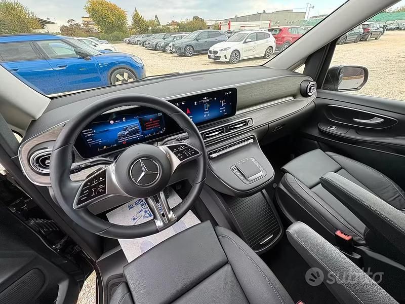 Usata Mercedes V220 Avantgarde 2024 Nero Monovolume