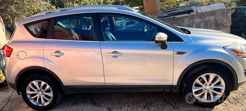 Usata Ford Kuga 140 CV (102 kW) 2008 Grigio SUV