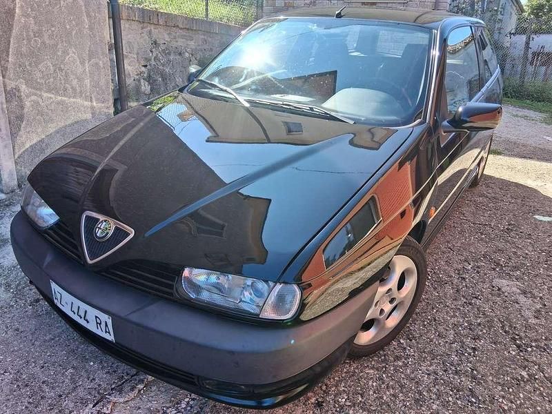 Nero Usata 1998 Alfa Romeo 145 Due volumi | 3000 € (Ottimo prezzo) - Immagine 1/4