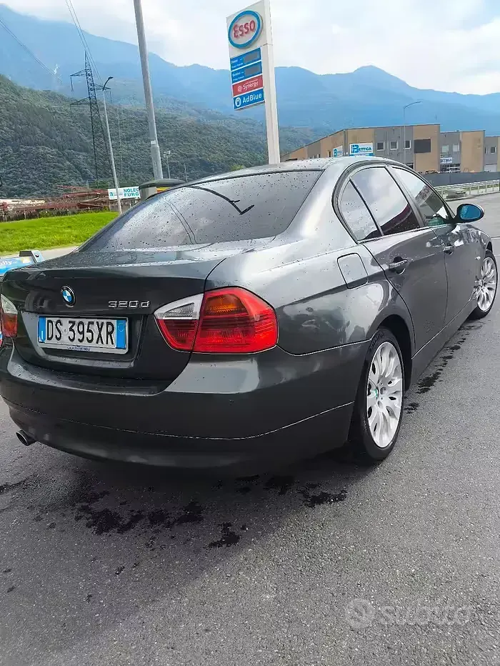Usata BMW 320 177 CV (130 kW) 2008 Blu Berlina