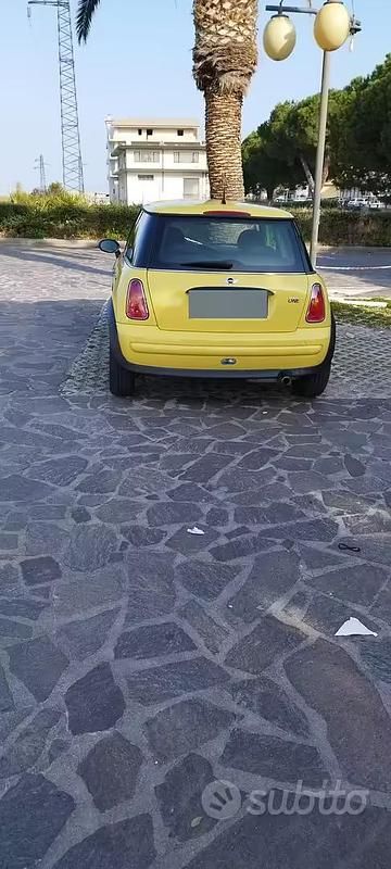 Usata Mini ONE 90 CV (66 kW) 2003 Giallo Utilitaria