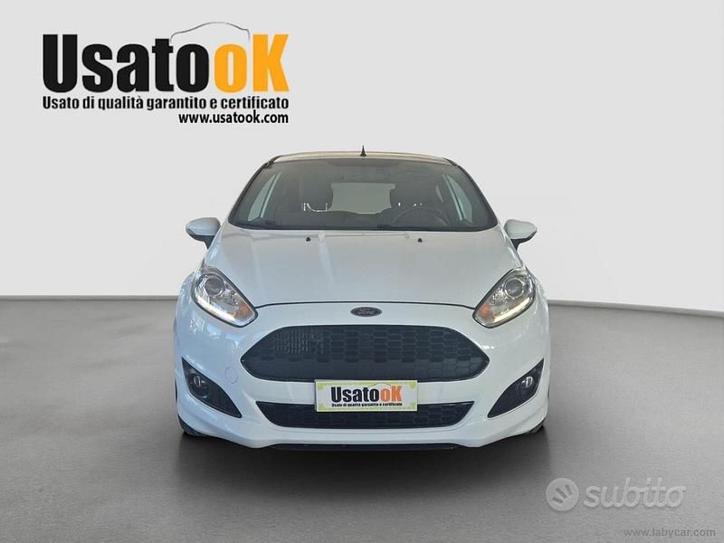 Usata Ford Fiesta ST-Line 101 CV (74 kW) 2017 Bianco Berlina