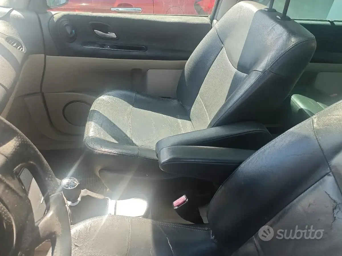 Usata Renault Espace 175 CV (128 kW) 2006 Grigio Monovolume