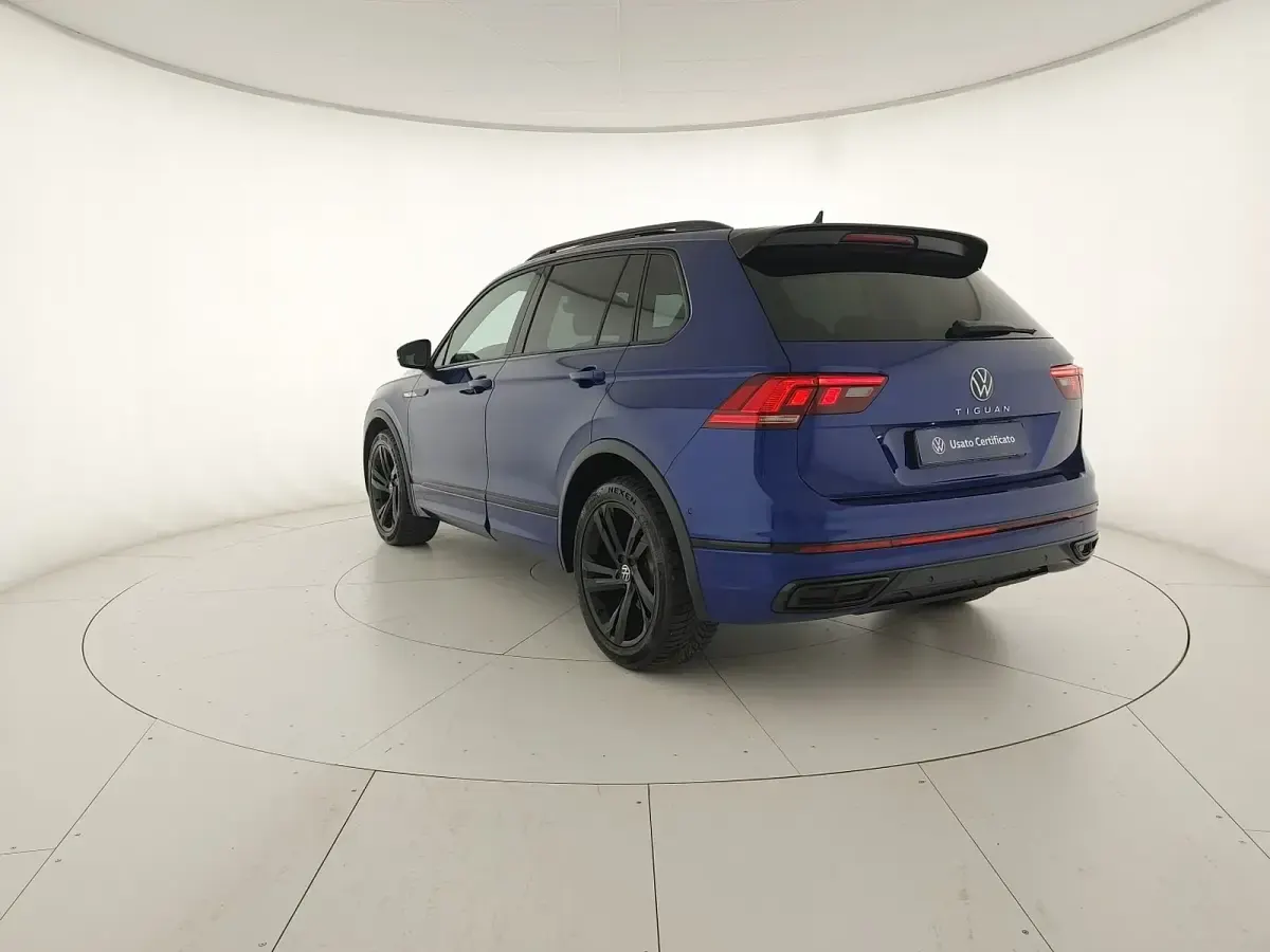 Usata VW Tiguan R-line 150 CV (110 kW) 2022 L9 lapiz blue metallizzato SUV