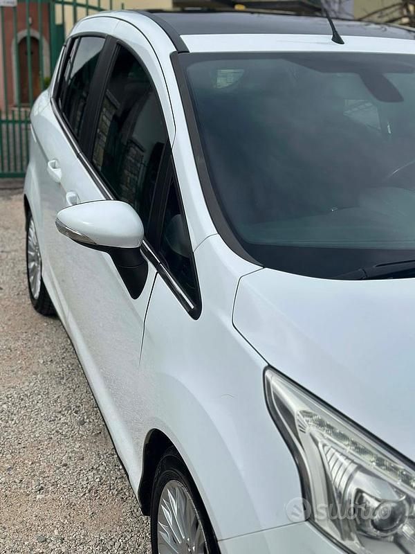 Usata Ford B-MAX Individual 95 CV (69 kW) 2013 Bianco Monovolume