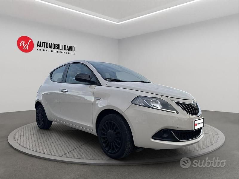 Usata Lancia Ypsilon Silver 69 CV (50 kW) 2021 Beige Utilitaria