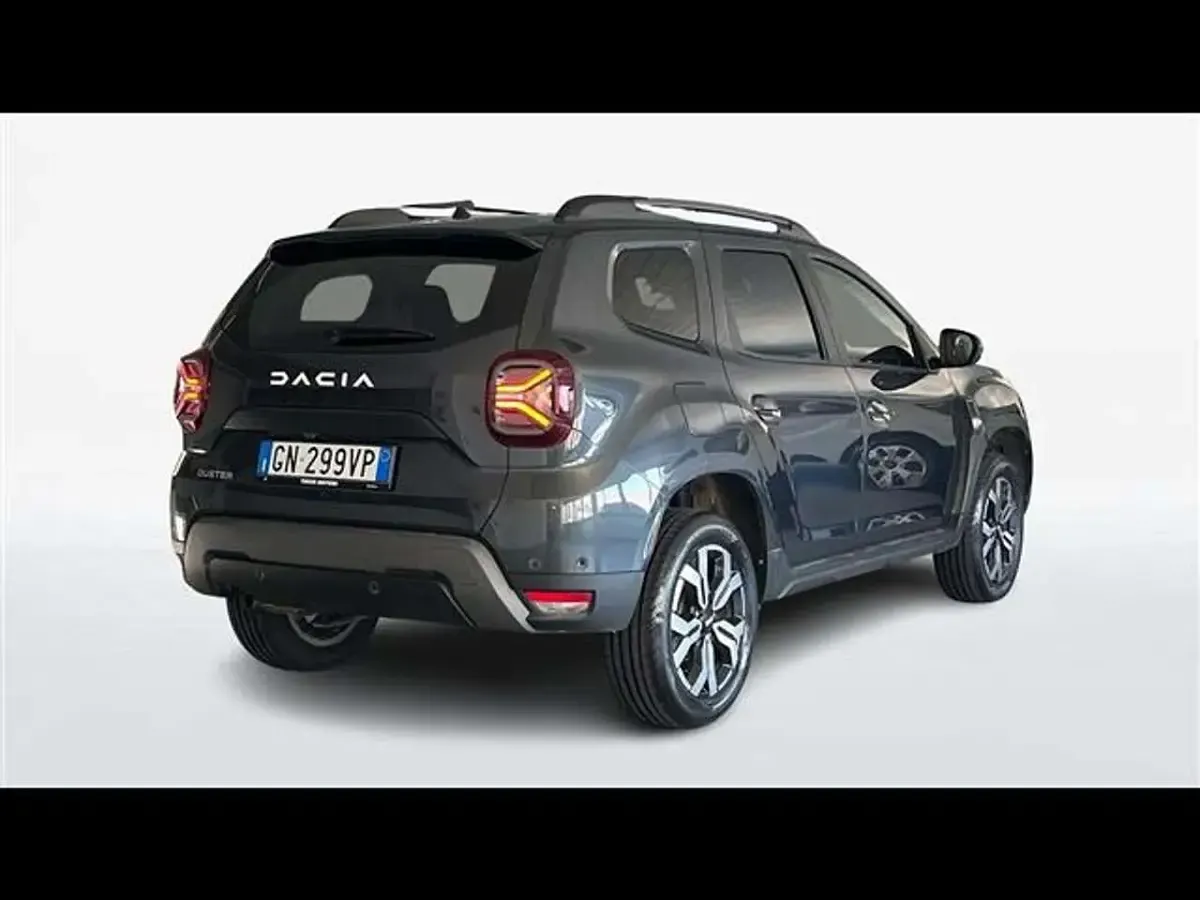 Usata Dacia Duster Prestige 101 CV (74 kW) 2023 Grigio scuro SUV