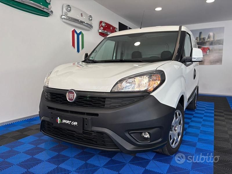 Usata Fiat Doblò 90 CV (66 kW) 2023 Bianco Monovolume