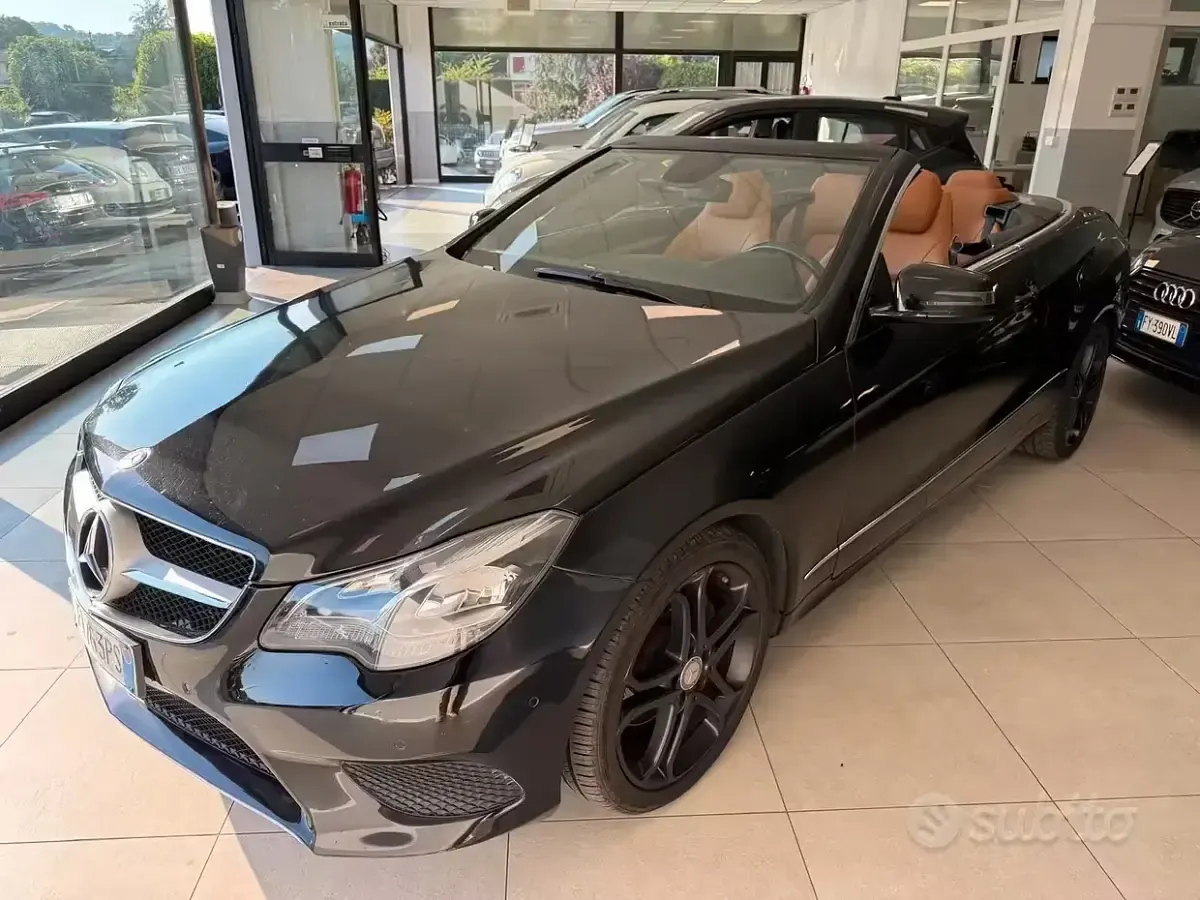 Usata Mercedes E220 170 CV (125 kW) 2015 Nero Cabrio