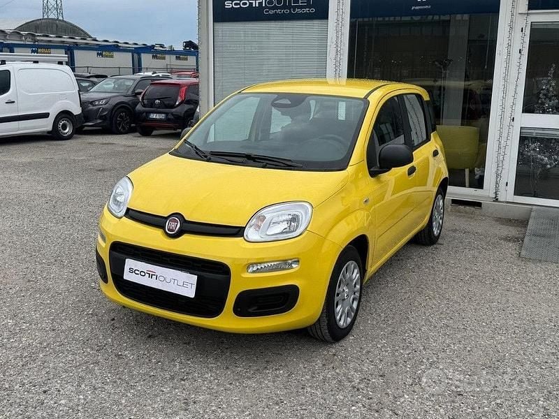 Nuova Fiat Panda Icon 2025 Giallo Utilitaria