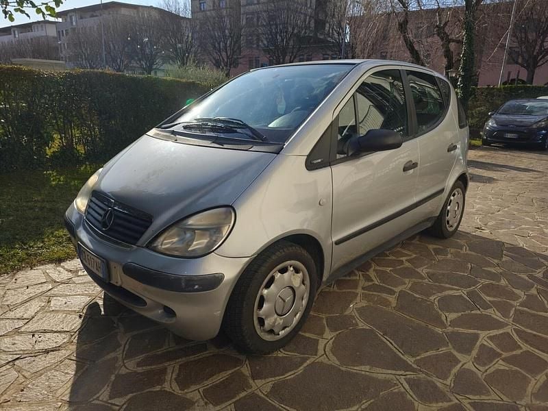 Argento Usata 2004 Mercedes A140 Avantgarde Tre volumi | 1500 € (Ottimo prezzo) - Immagine 1/4