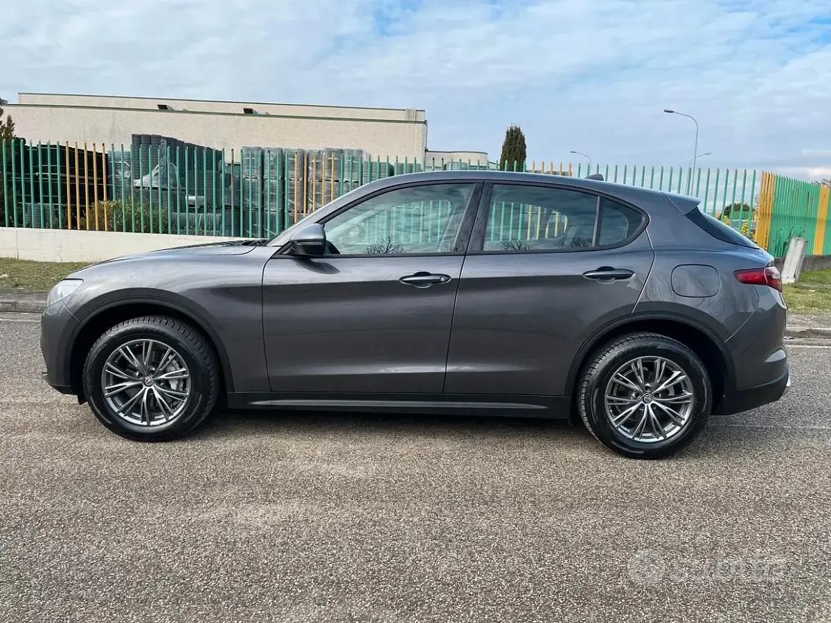 Usata Alfa Romeo Stelvio Super 190 CV (139 kW) 2018 Grigio SUV