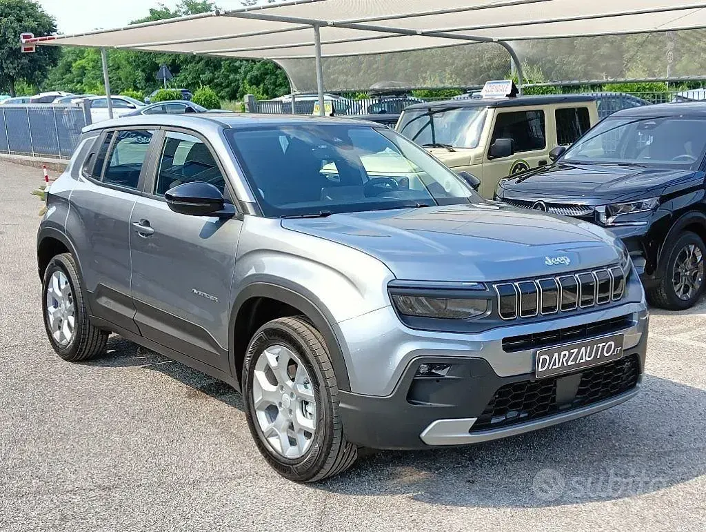 Nuova Jeep Avenger Altitude 101 CV (74 kW) 2025 Grigio granite metallizzato SUV