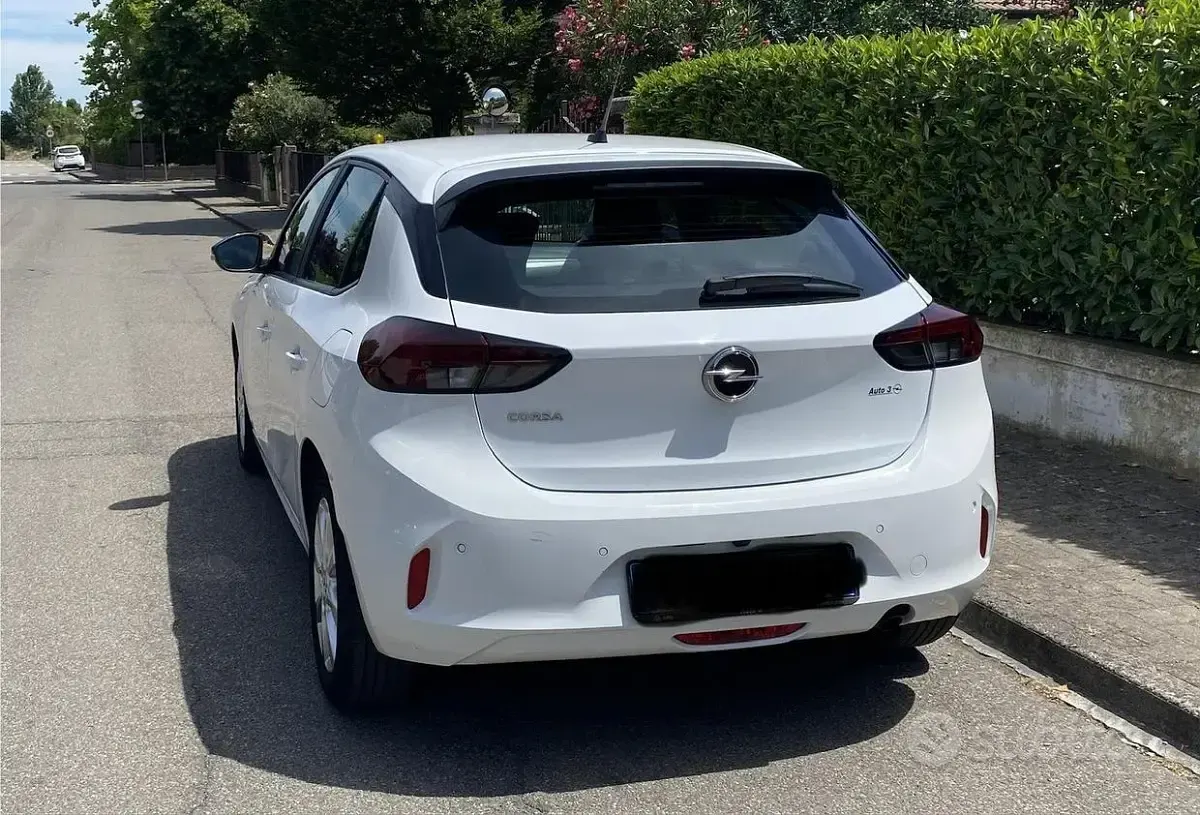 Usata Opel Corsa Edition 75 CV (55 kW) 2022 Bianco Utilitaria